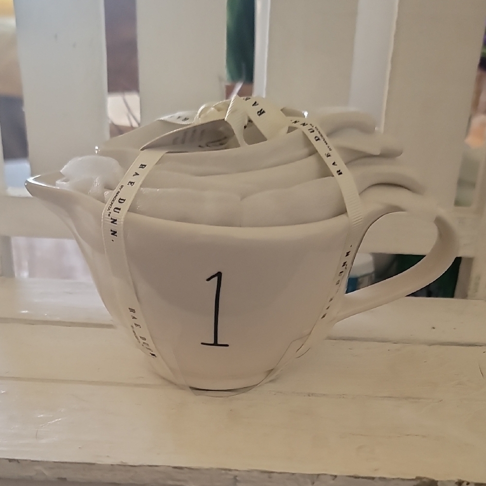 Rae Dunn Measuring Cups With Numbers. - Picture 1 of 4